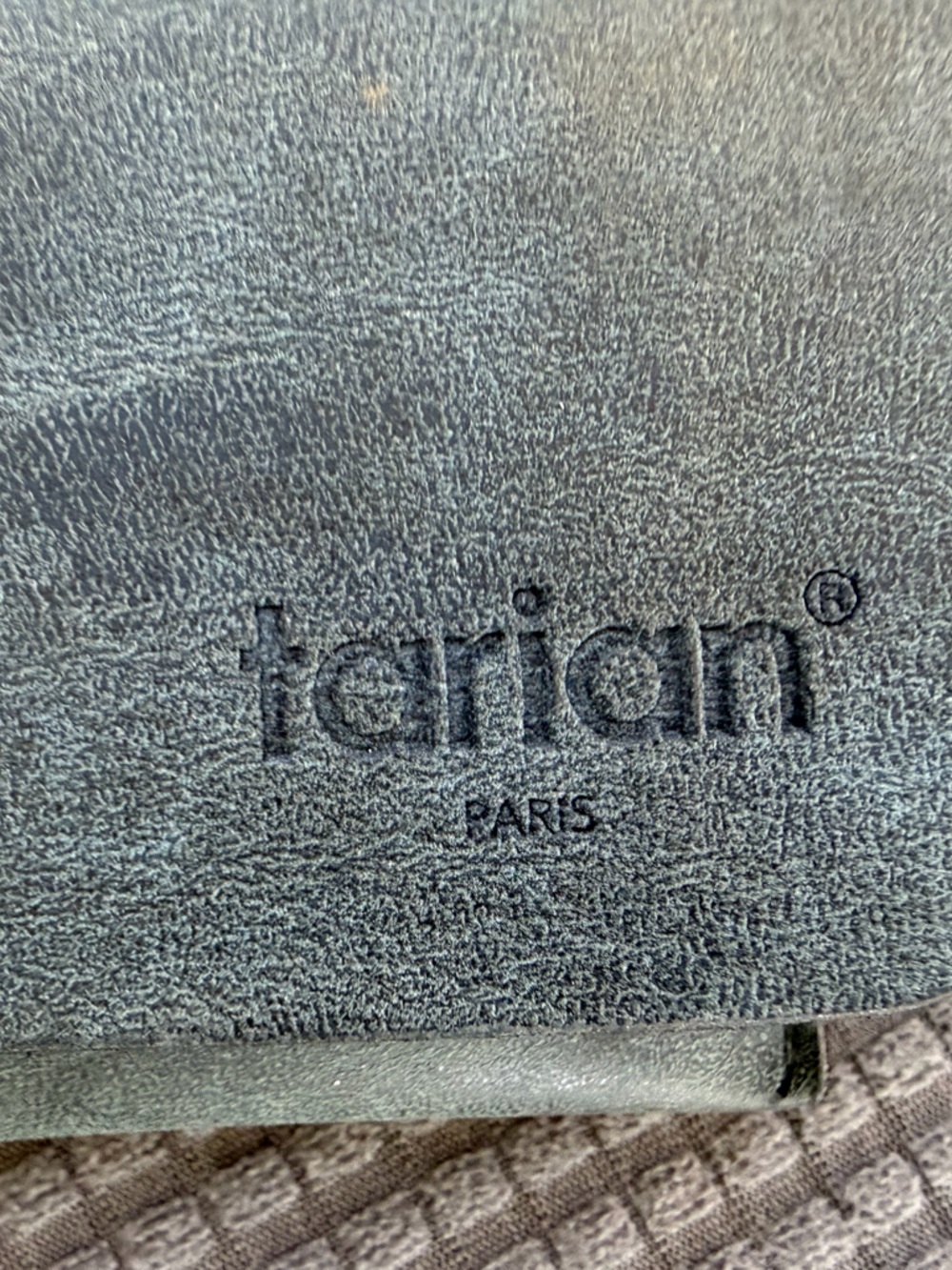 Tarian Paris Leather Eyeglass Case - Picture 4 of 5